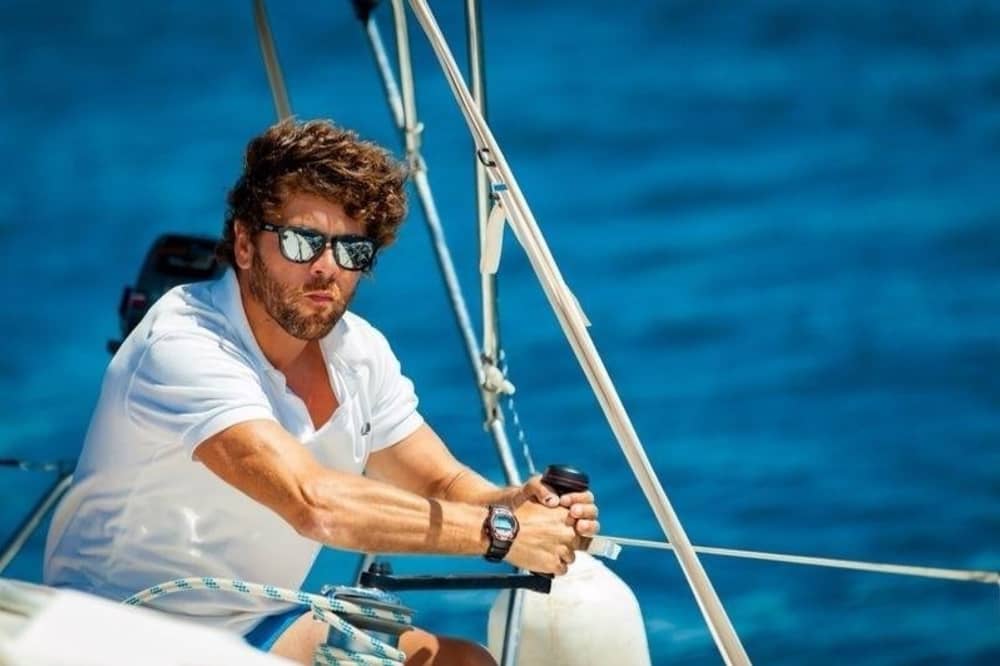 Scopri Santa Pola a bordo di una barca a vela per un'intera giornata.