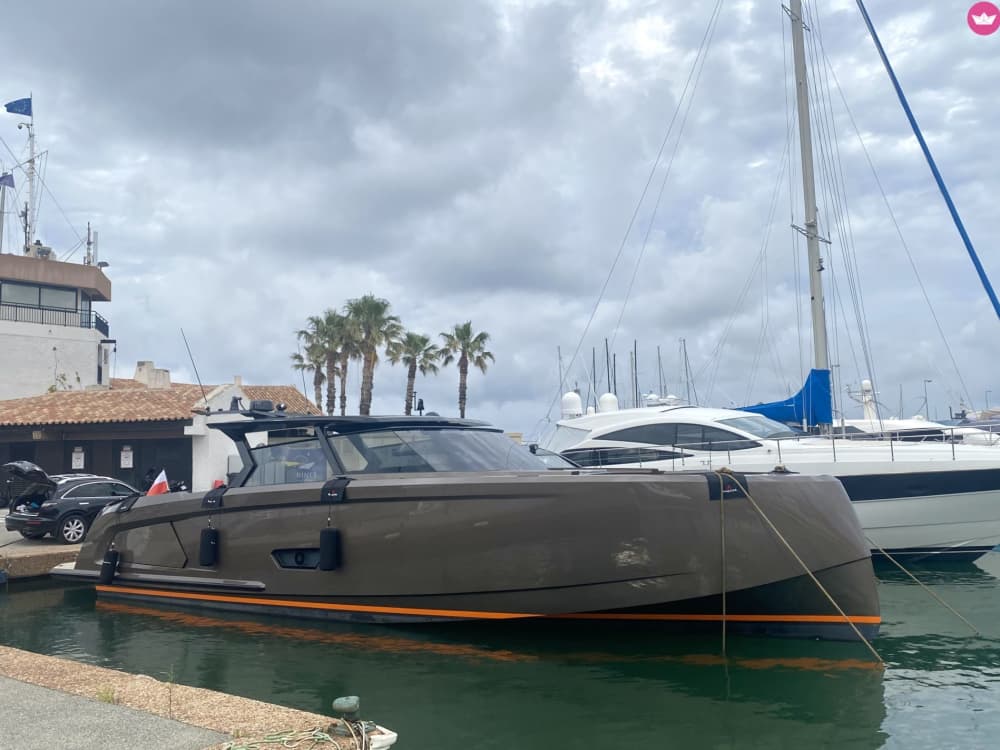 Passeio de iate pelas praias mais bonitas entre Saint-Tropez e Mônaco