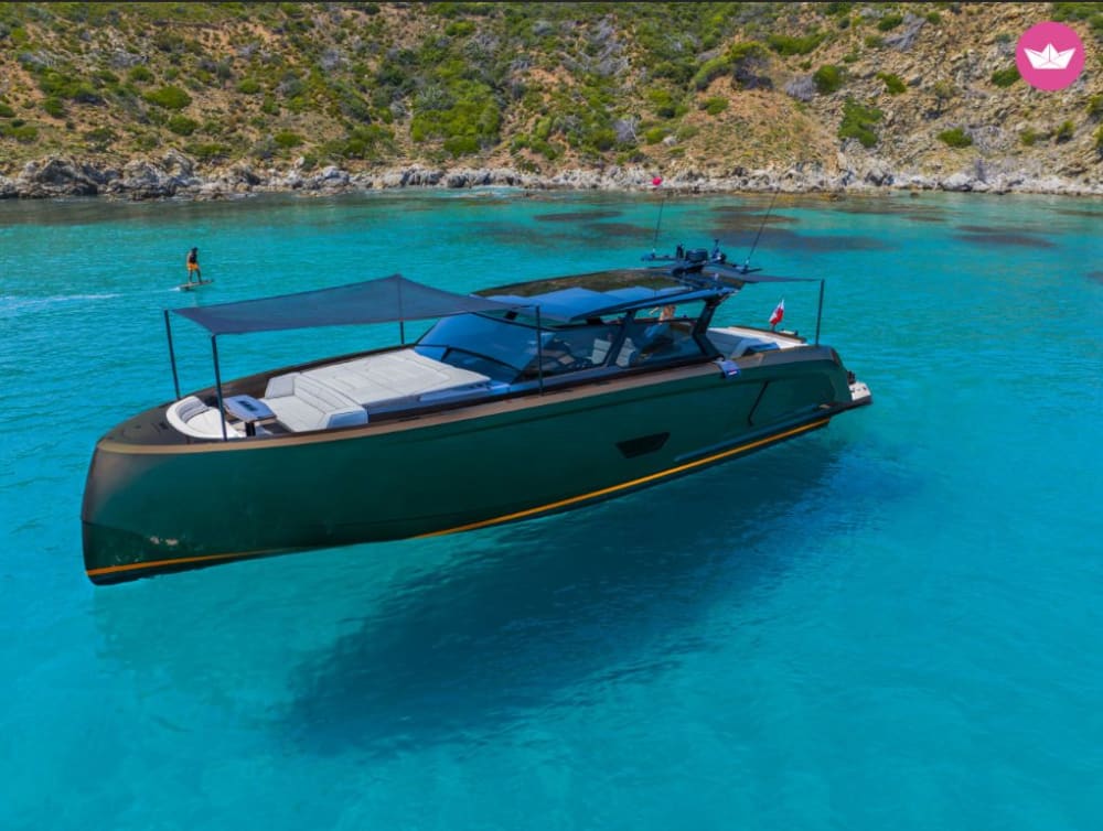 Yacht tour of the most beautiful beaches of Saint-Tropez