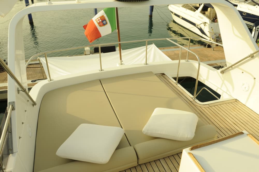 Italian dreams start at sea: A 9h voyage through the heart of Brucoli