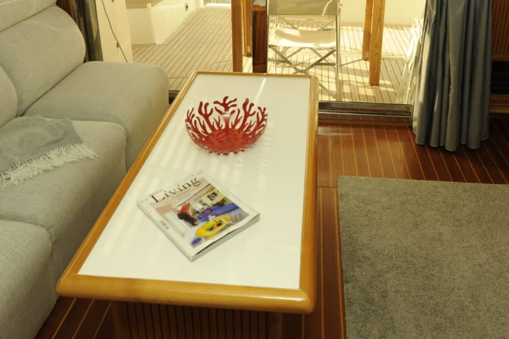 Italian dreams start at sea: A 9h voyage through the heart of Brucoli