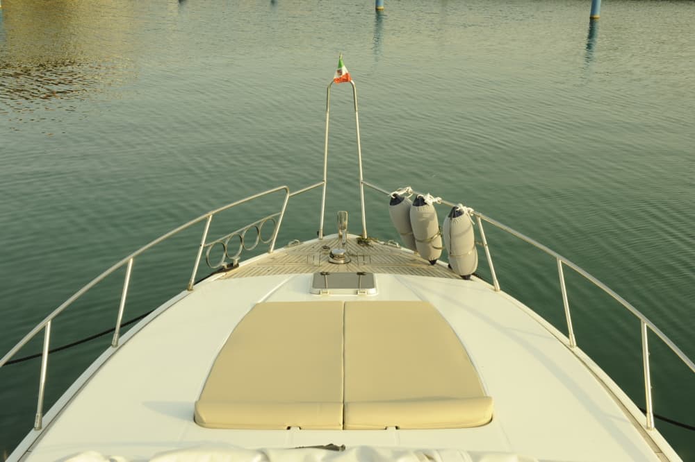 Italian dreams start at sea: A 9h voyage through the heart of Brucoli