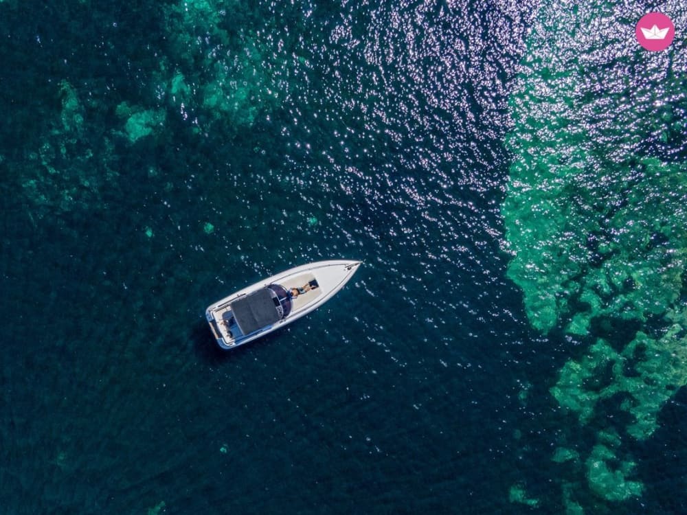 Clube de praia de dia inteiro e refúgio na ilha