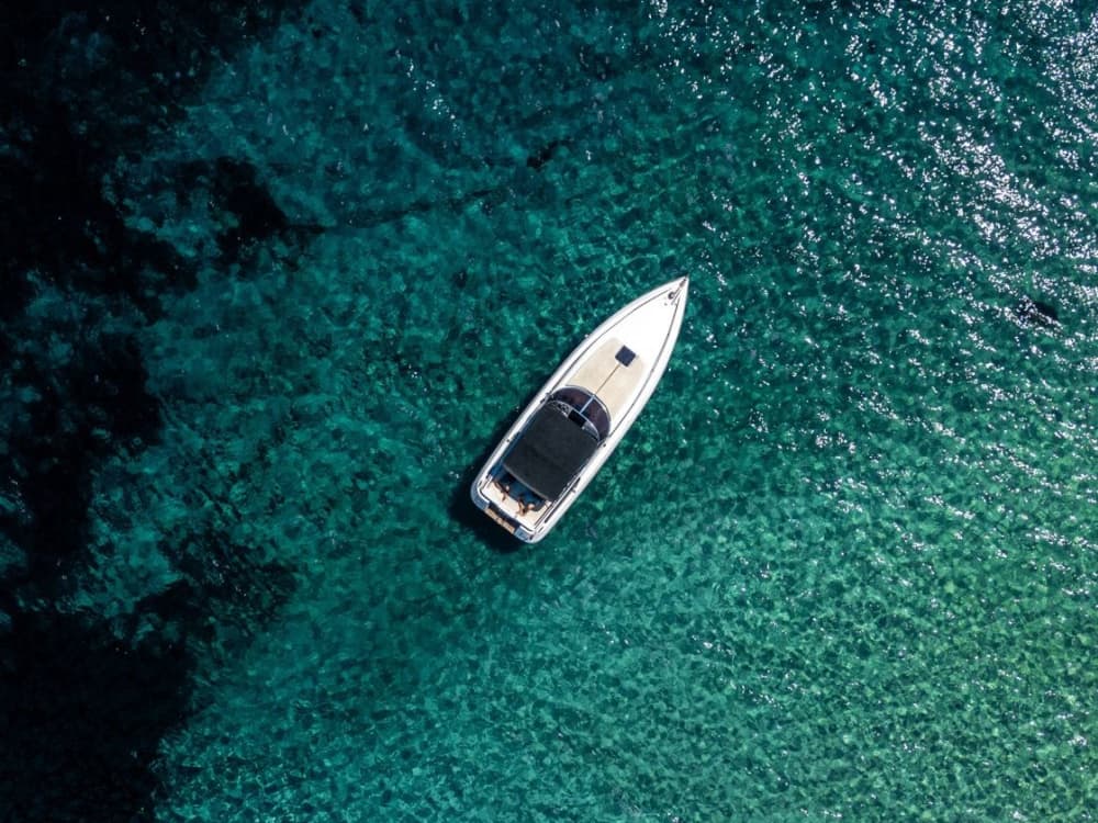 Clube de praia de dia inteiro e refúgio na ilha