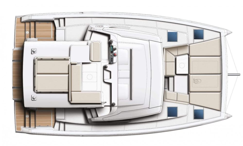 Profitez d'une journée en mer à Port-Vendres à bord d'un catamaran.