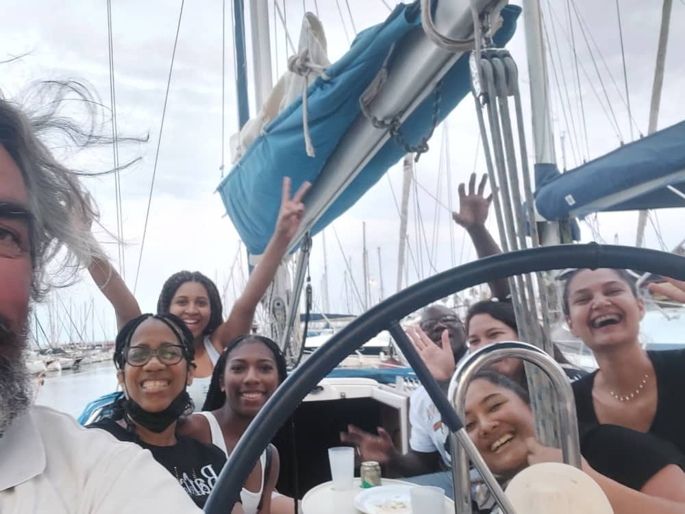 Costa di Barcellona, gita in barca a vela di 4 ore: naviga, brinda e divertiti