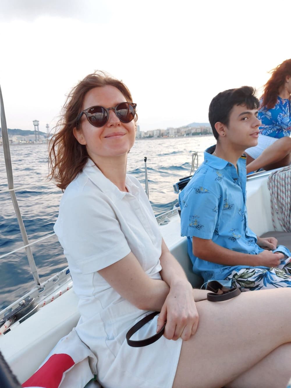 Costa di Barcellona, gita in barca a vela di 4 ore: naviga, brinda e divertiti