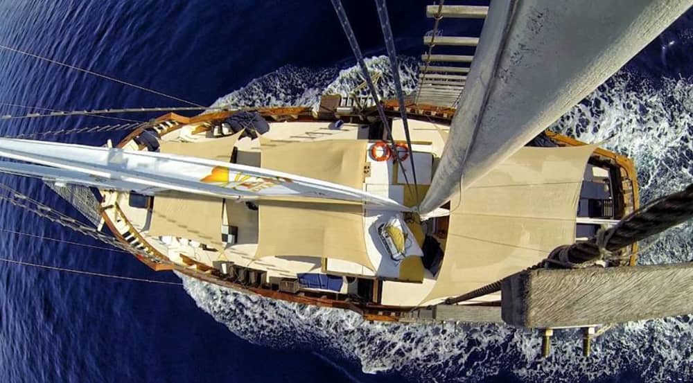 Ein Tag, um Neapel zu entdecken: Pure Entspannung am italienischen Blau