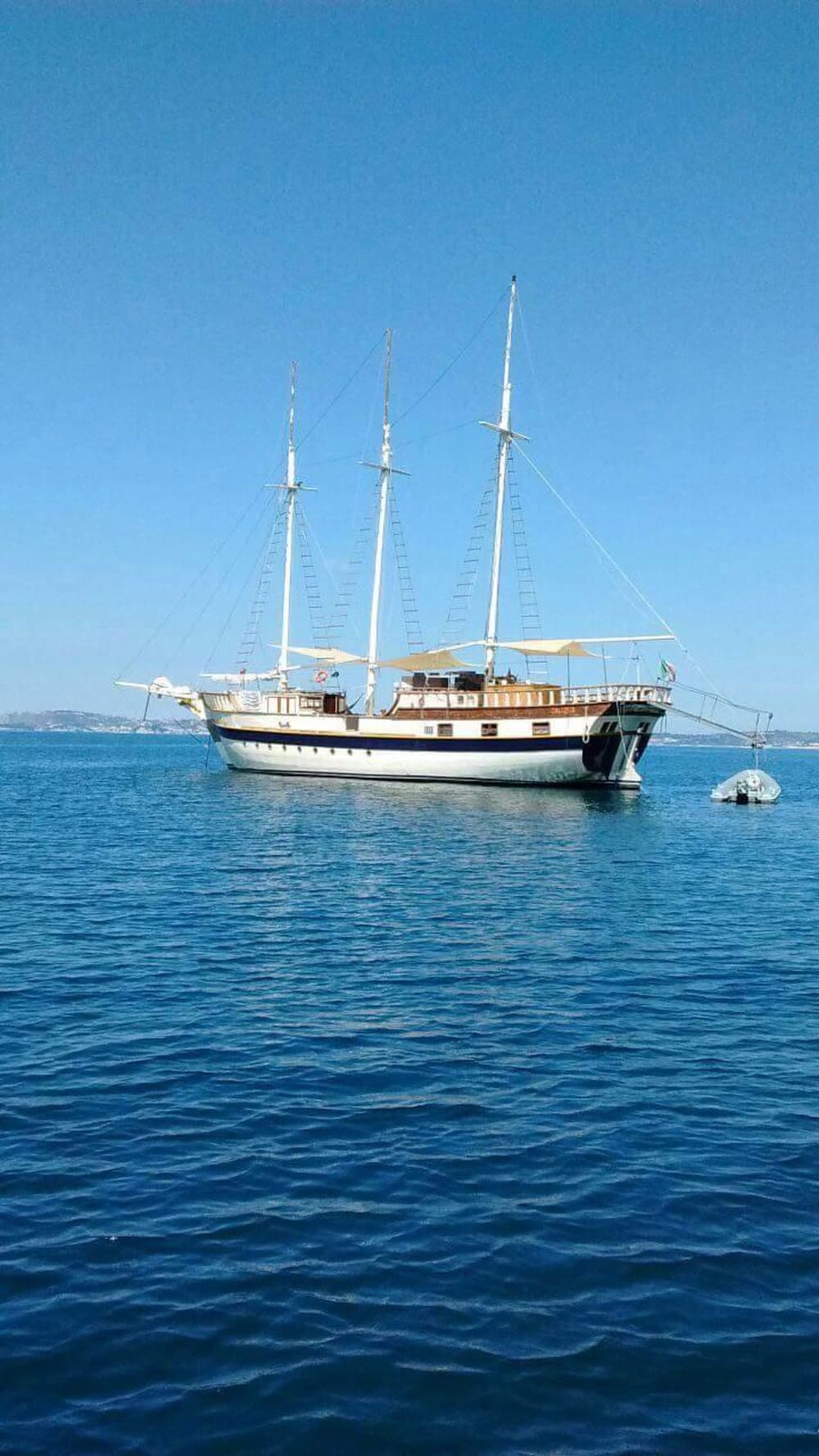 Ein Tag, um Neapel zu entdecken: Pure Entspannung am italienischen Blau