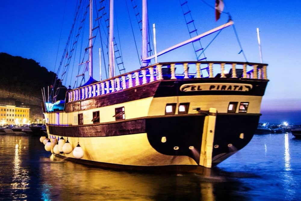 Ein Tag, um Neapel zu entdecken: Pure Entspannung am italienischen Blau