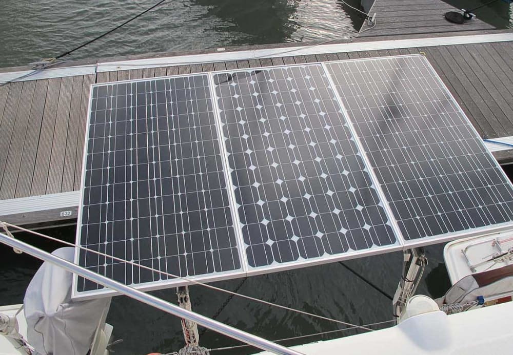 Rent a catamaran with friends, family, or for a seminar. Enjoy a discovery or introductory sailing experience.