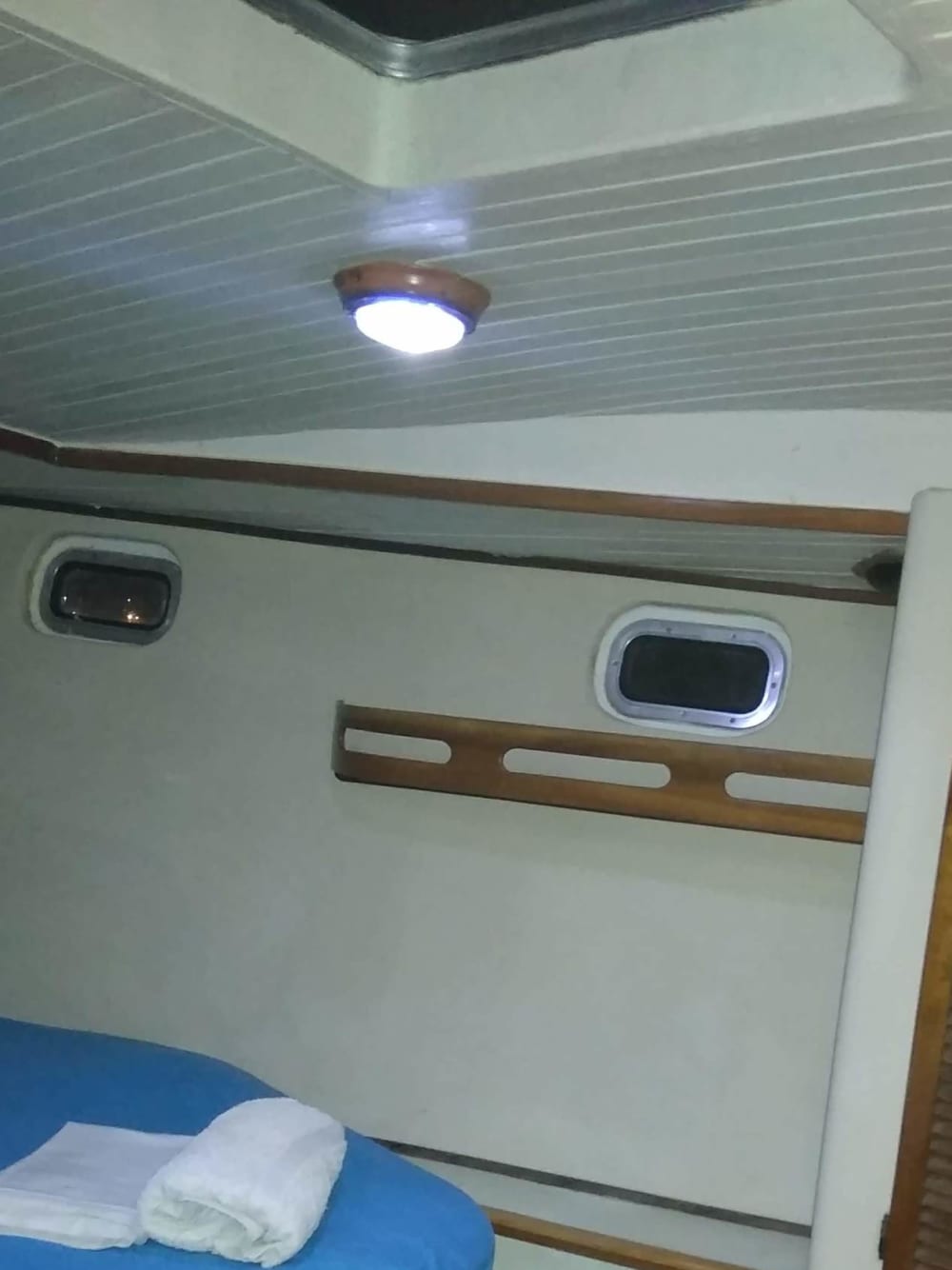 Discover Palaio Faliro on a sailboat for a full day