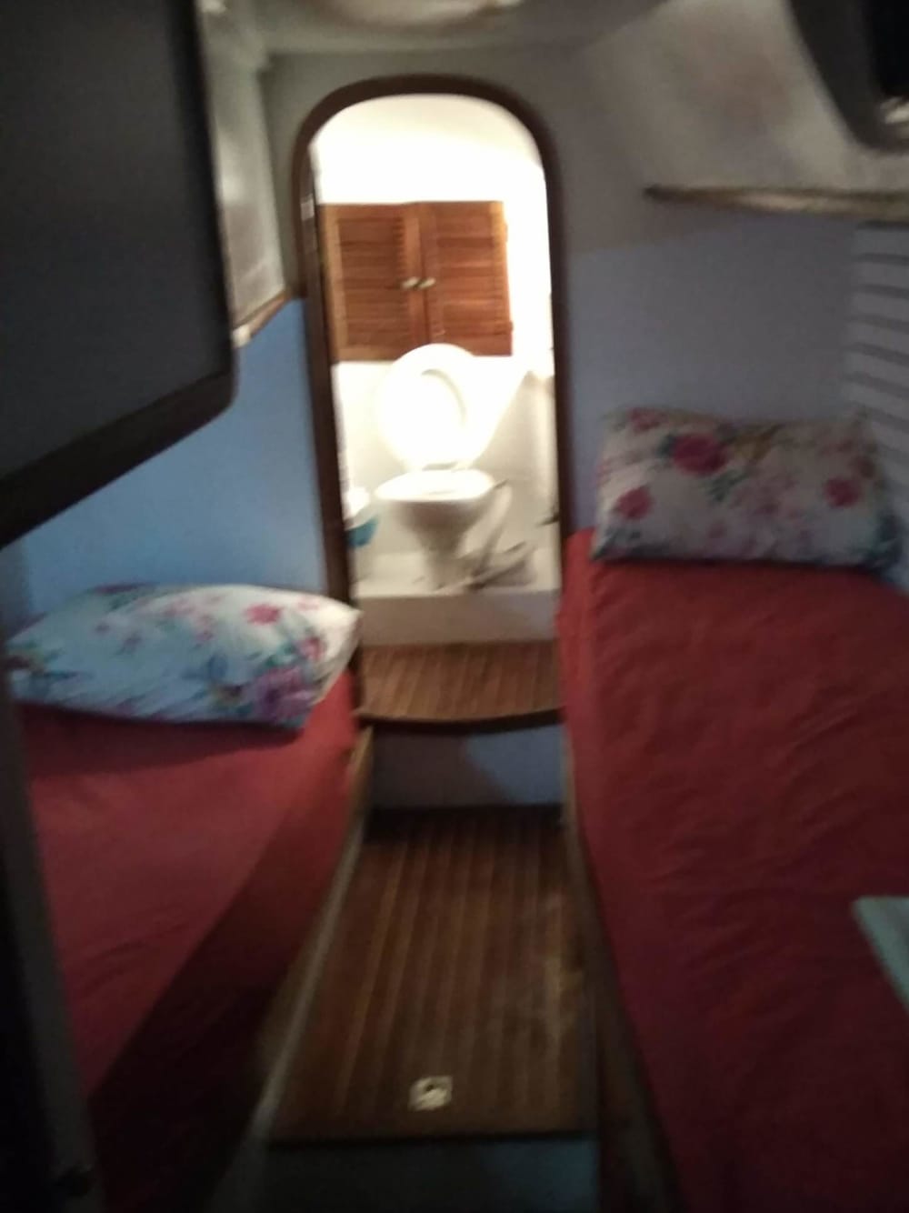 Discover Palaio Faliro on a sailboat for a full day