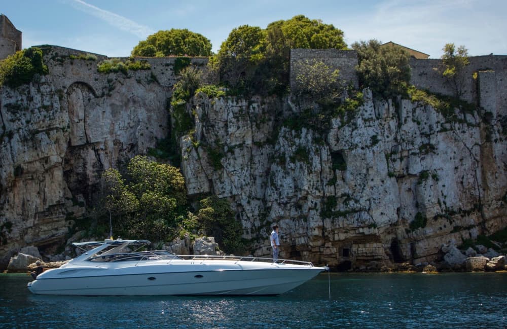 Эксклюзивный тур из Канн между островами, скалами и бухтами мечты