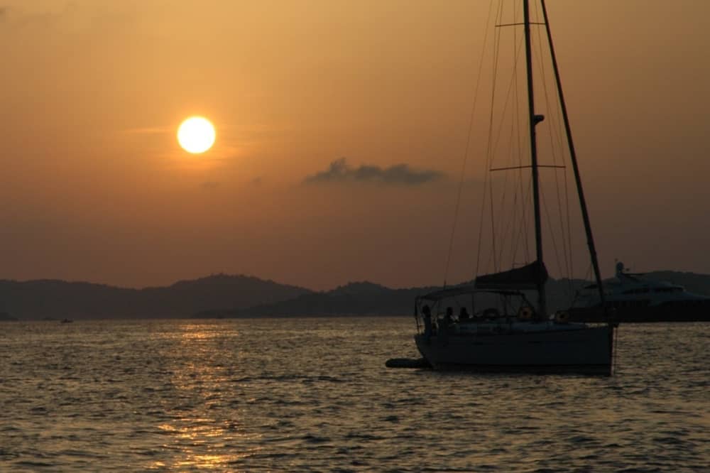 Beleef Marseille als nooit tevoren vanaf een zeilboot.