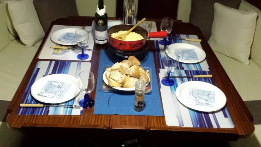 Een dagtocht zeilen in Genève op een zeilboot.