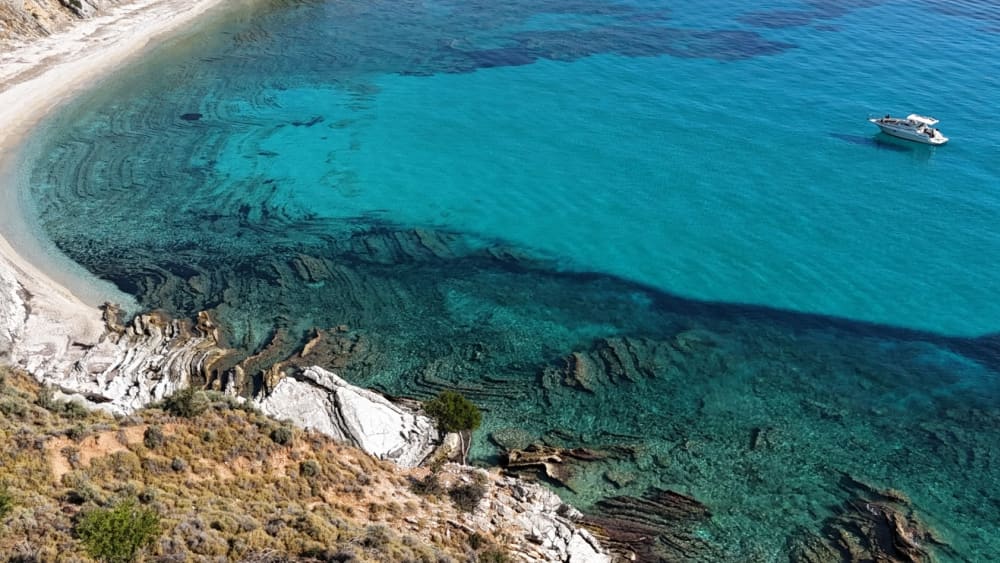 Une journée autour de Céphalonie : Profitez de 8 heures de découverte en bateau à moteur