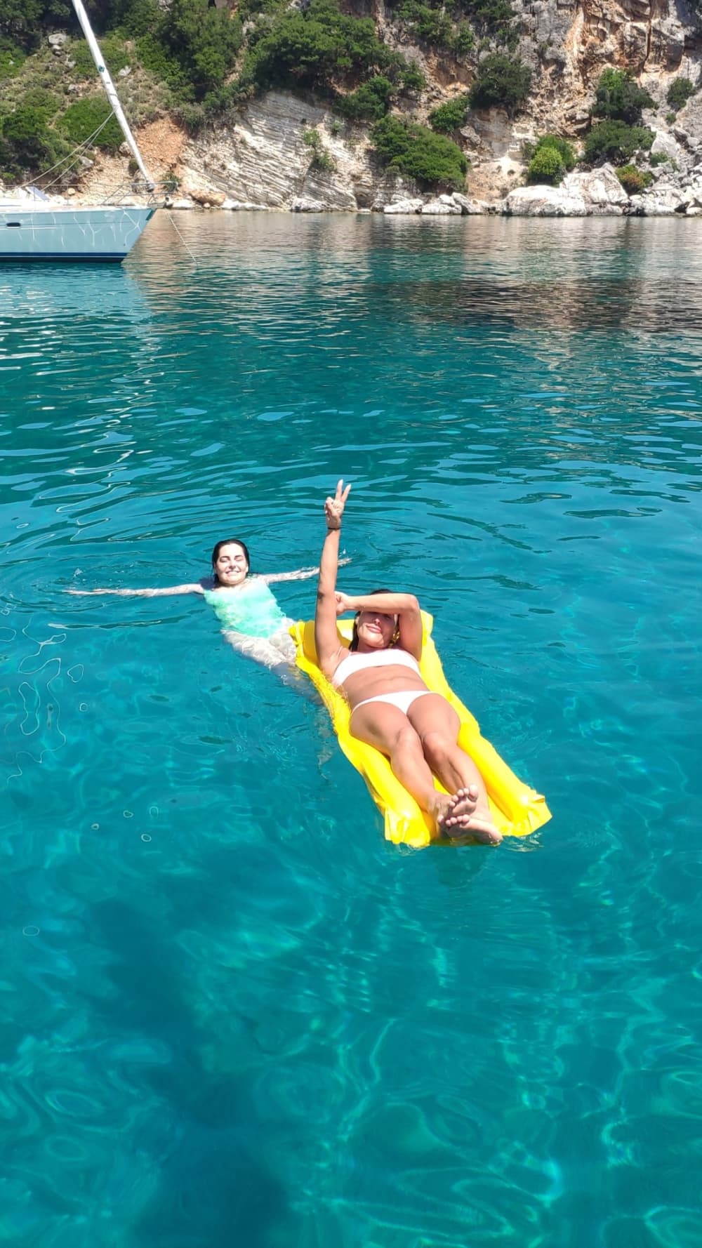 Une journée autour de Céphalonie : Profitez de 8 heures de découverte en bateau à moteur