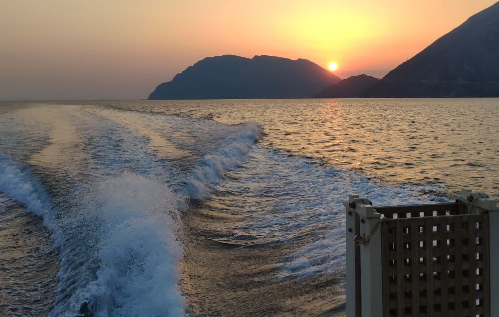 Une journée autour de Céphalonie : Profitez de 8 heures de découverte en bateau à moteur