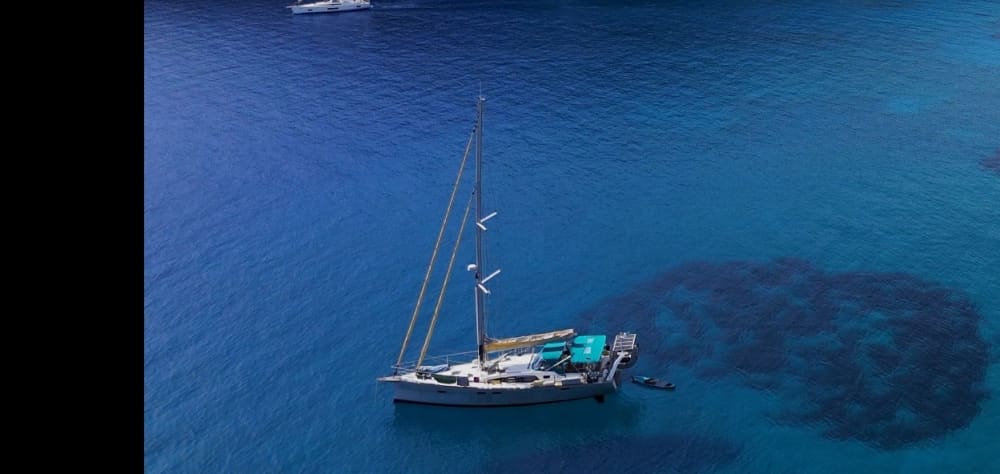 Une journée autour de Céphalonie : Profitez de 8 heures de découverte en bateau à moteur