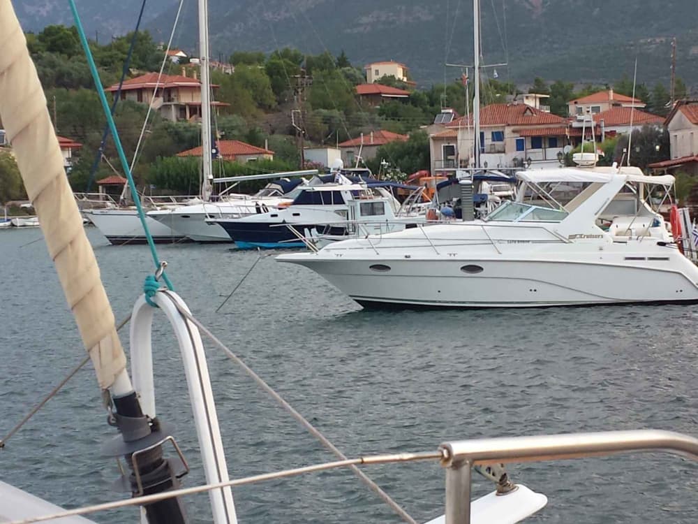 Une journée autour de Céphalonie : Profitez de 8 heures de découverte en bateau à moteur