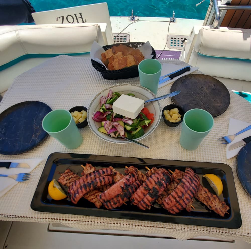 Une journée autour de Céphalonie : Profitez de 8 heures de découverte en bateau à moteur