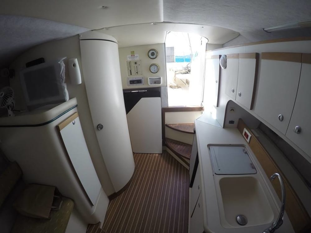 Une journée autour de Céphalonie : Profitez de 8 heures de découverte en bateau à moteur