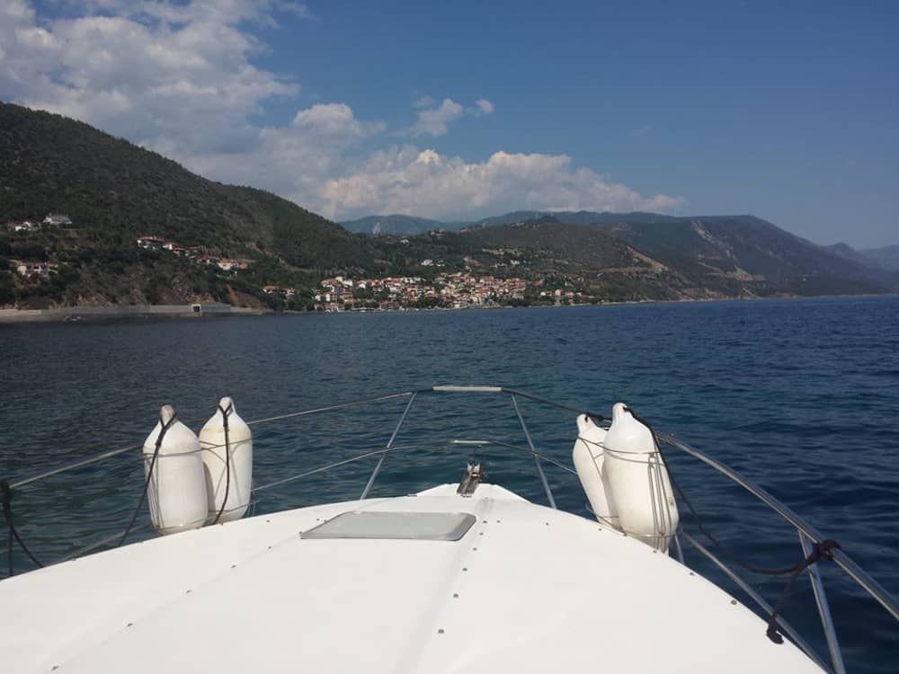 Une journée autour de Céphalonie : Profitez de 8 heures de découverte en bateau à moteur