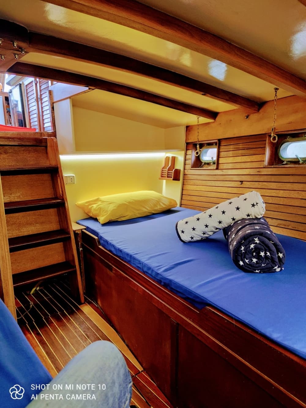 4 Stunden, um Anzio mit dem Segelboot zu entdecken