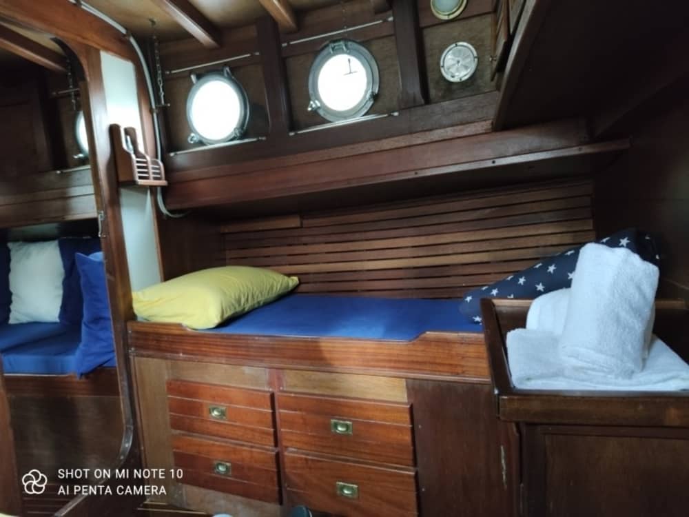 4 Stunden, um Anzio mit dem Segelboot zu entdecken