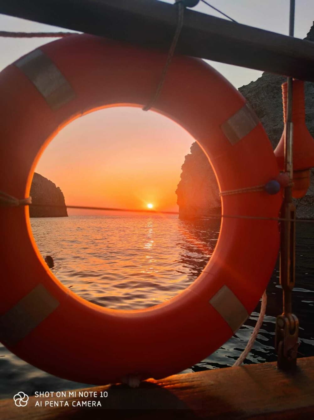 4 Stunden, um Anzio mit dem Segelboot zu entdecken