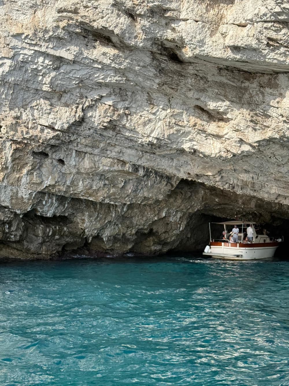 Prywatna wycieczka łodzią wokół Capri i Nerano