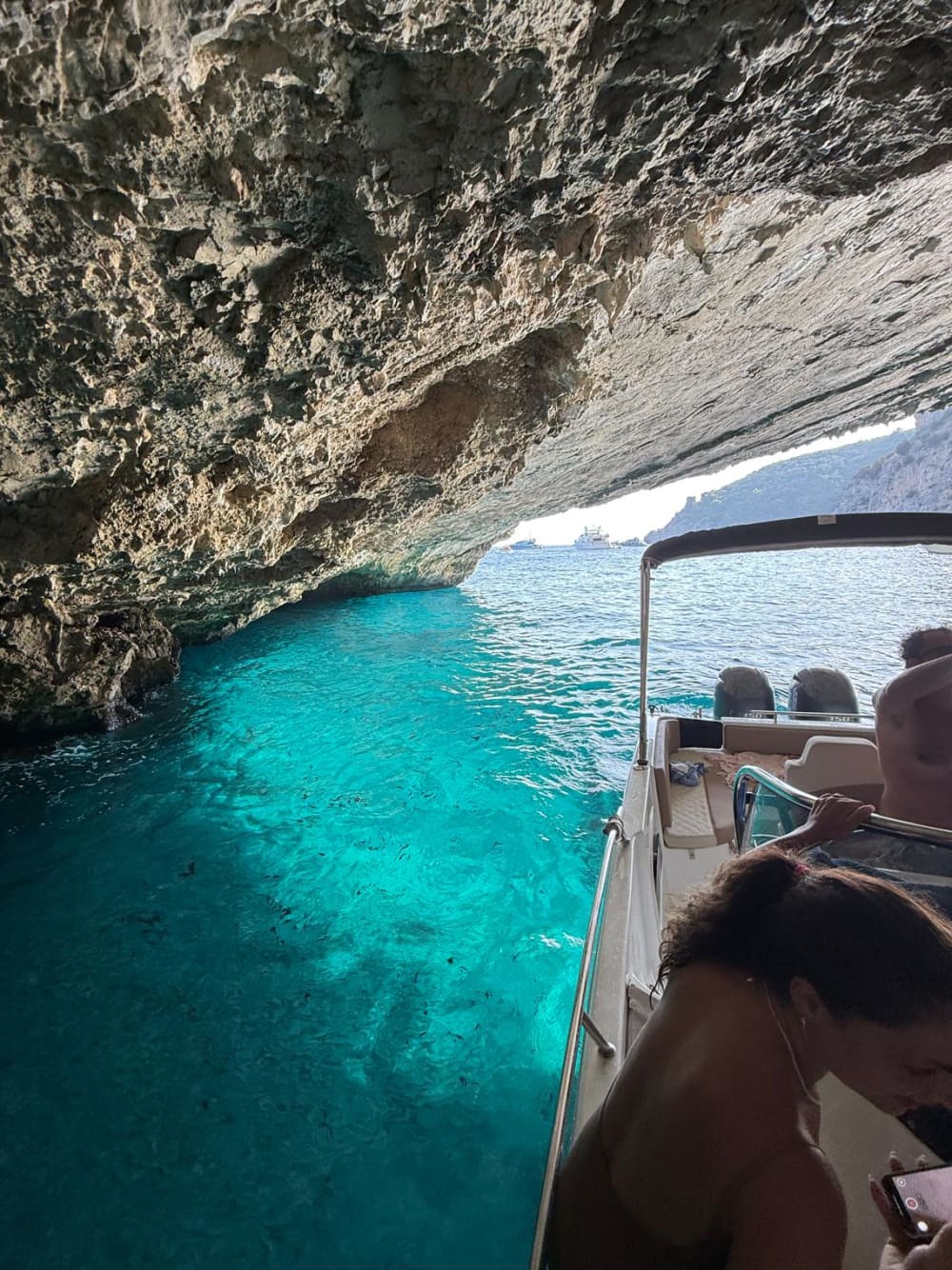 Prywatna wycieczka łodzią wokół Capri i Nerano