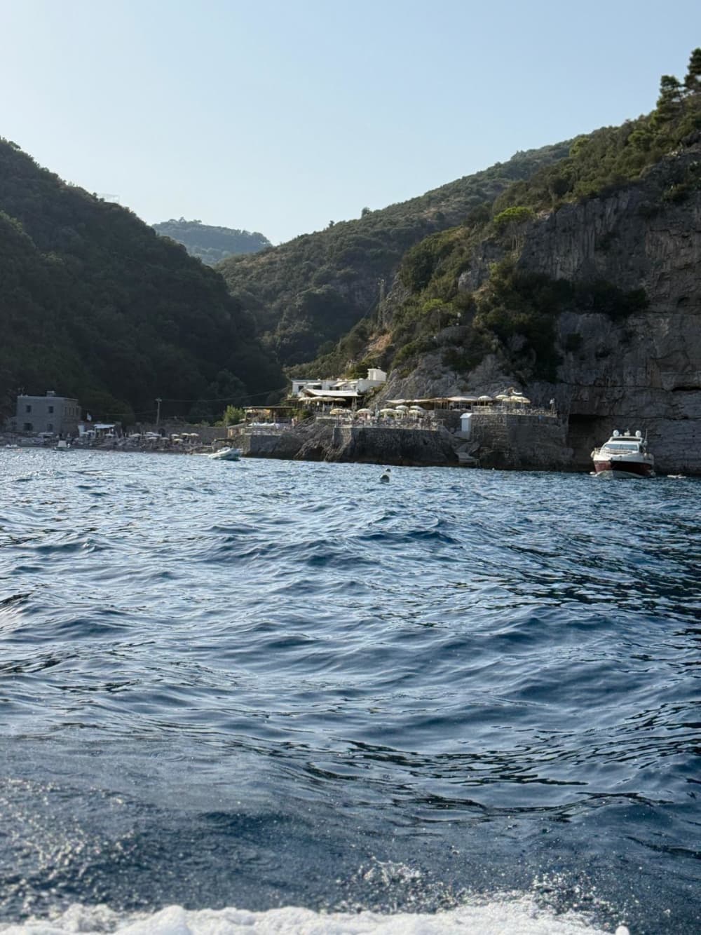 Prywatna wycieczka łodzią wokół Capri i Nerano