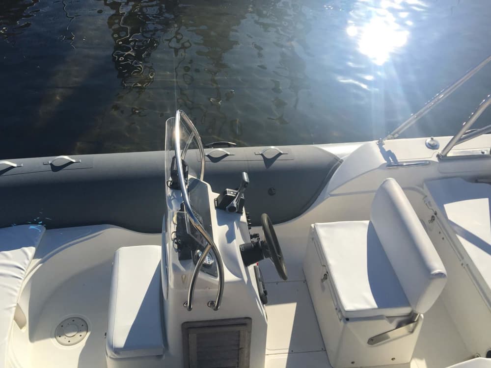 Le meilleur d'Ajaccio se découvre sur l'eau : votre journée privée complète en bateau à moteur