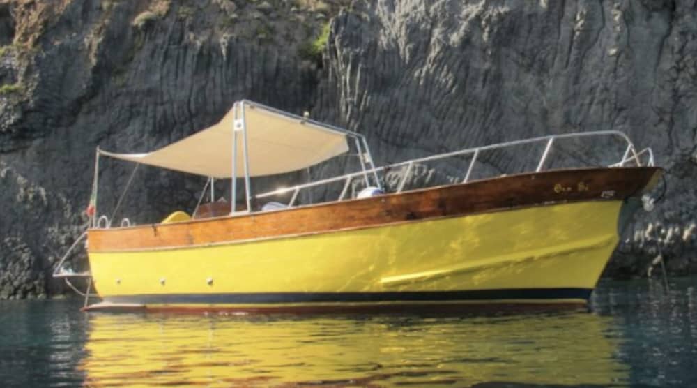 Excursion privée en bateau à moteur autour des îles Éoliennes