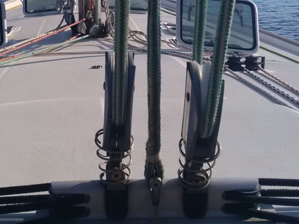 Passe 9 horas navegando ao redor de Port-de-Bouc em um veleiro.