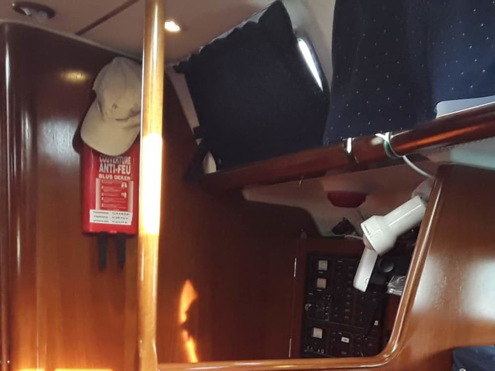 Passe 9 horas navegando ao redor de Port-de-Bouc em um veleiro.