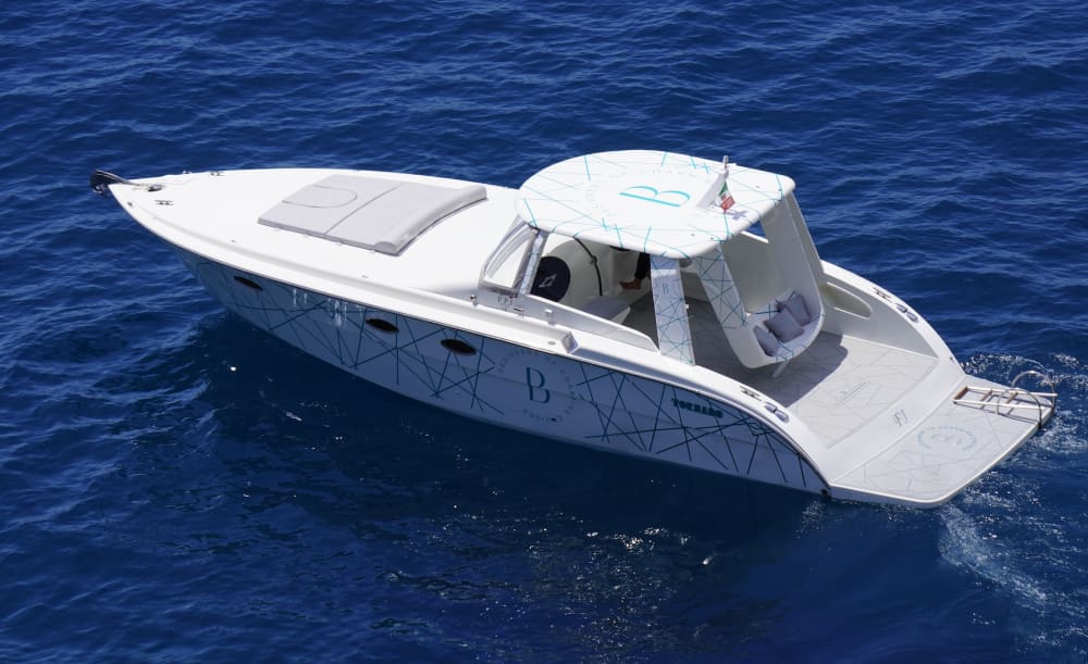 Capri: Passeio de barco privado de 7 horas com bebidas e tempo livre na ilha.