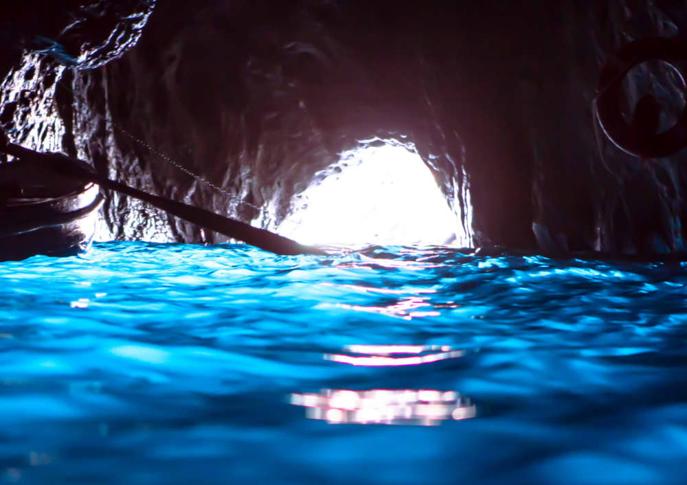 Capri: Passeio de barco privado de 7 horas com bebidas e tempo livre na ilha.