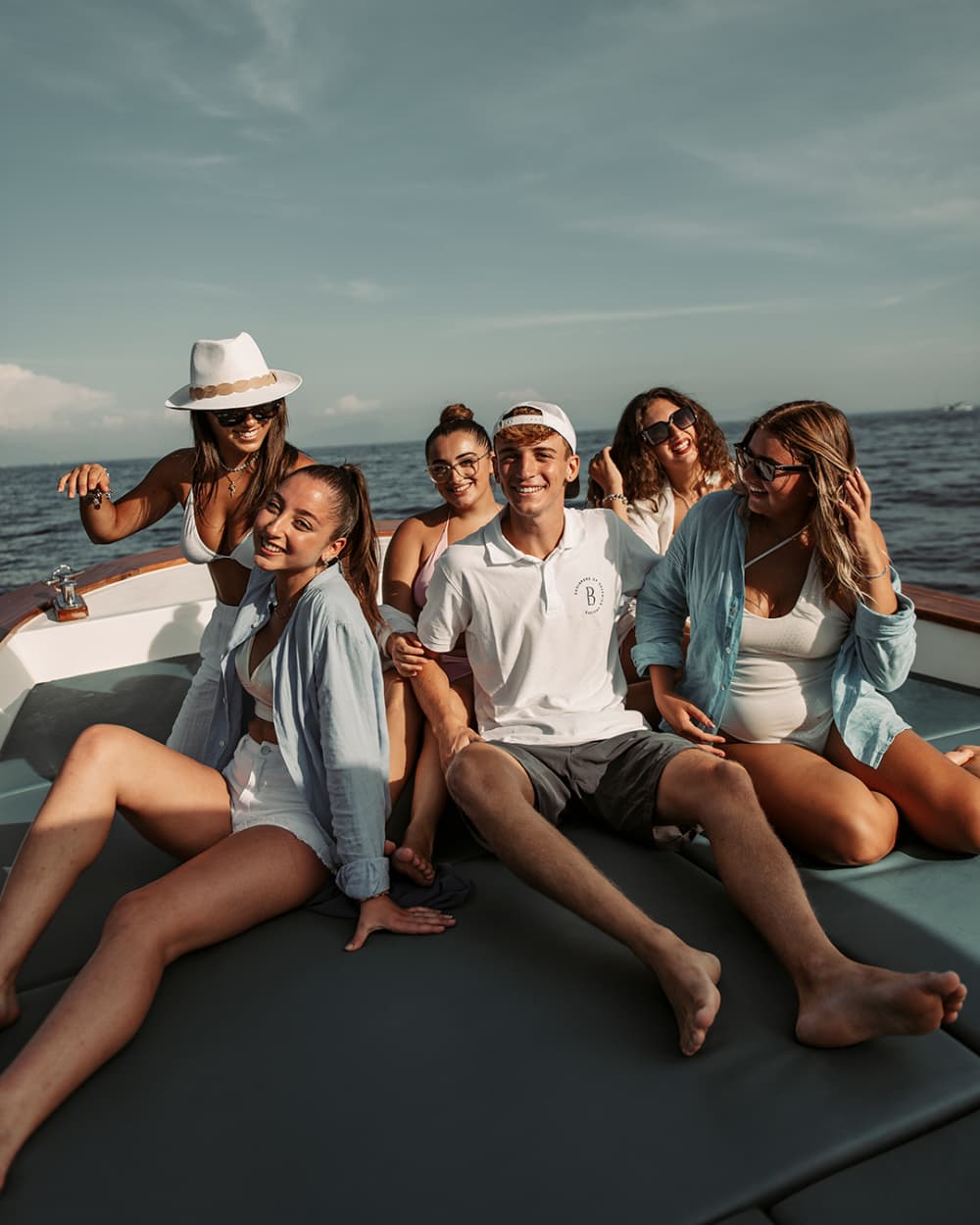 Capri: Private 7h Boat Tour with Drinks and Time on the Island