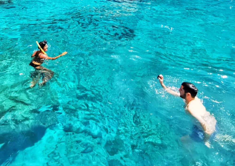 Capri: Private 7h Boat Tour with Drinks and Time on the Island