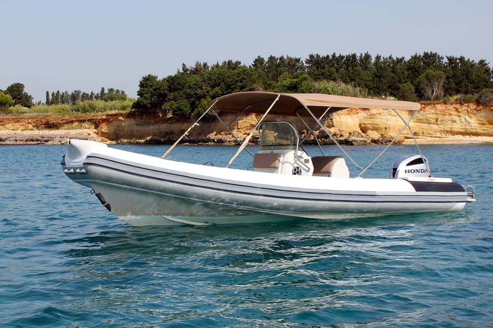 Easy Marzamemi getaway: A 4h30 boat trip on a motorboat