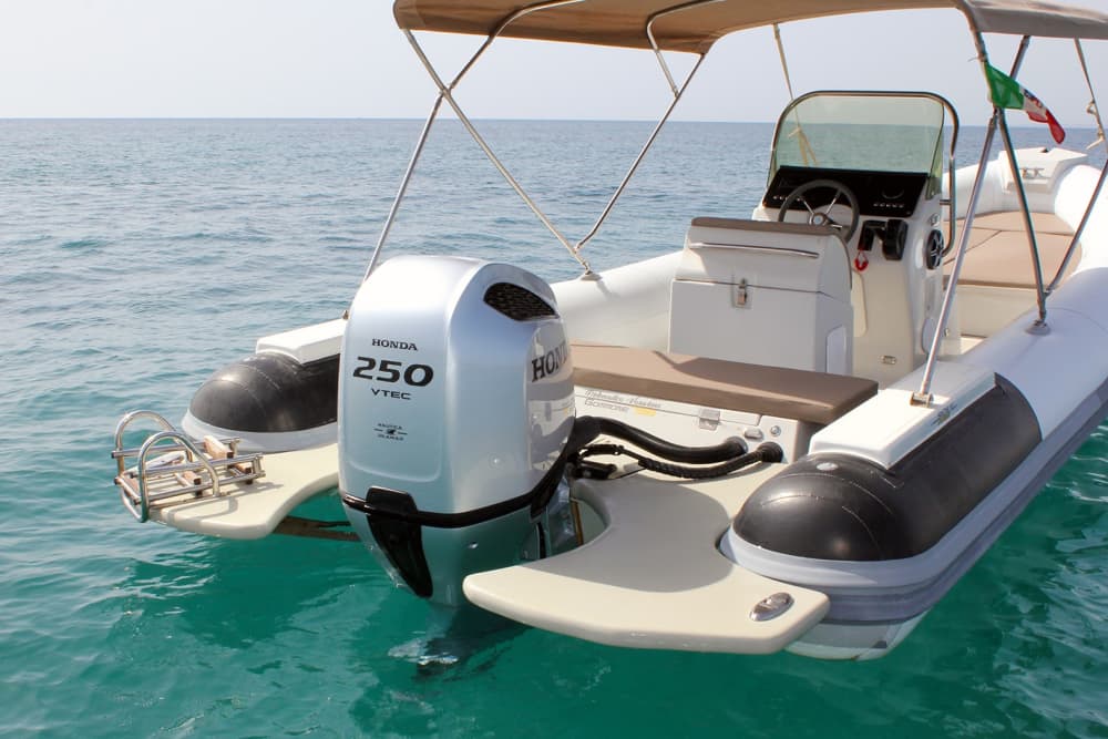 Easy Marzamemi getaway: A 4h30 boat trip on a motorboat