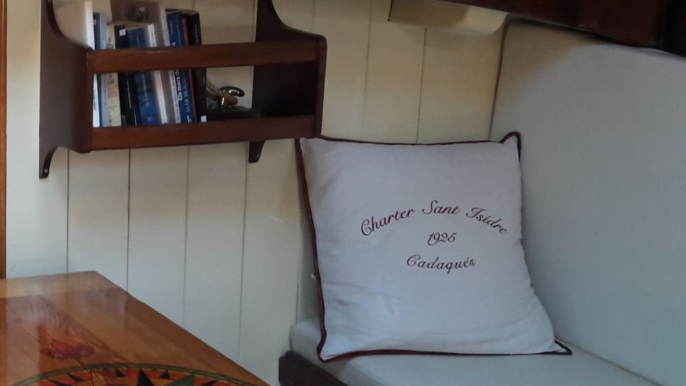 Een dagtocht zeilen in Cadaqués op een zeilboot