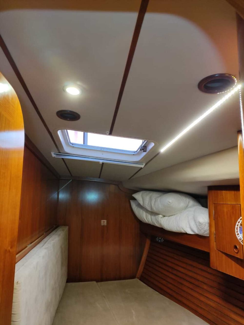 Scopri Viareggio con un'escursione in barca a vela di un'intera giornata.