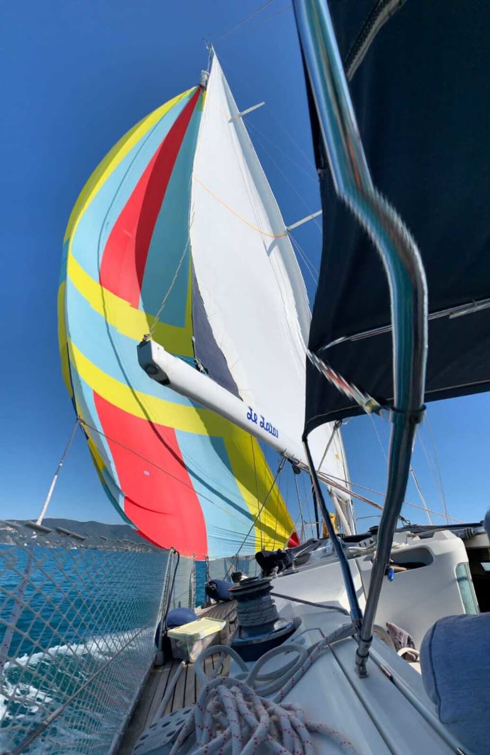 Scopri Viareggio con un'escursione in barca a vela di un'intera giornata.