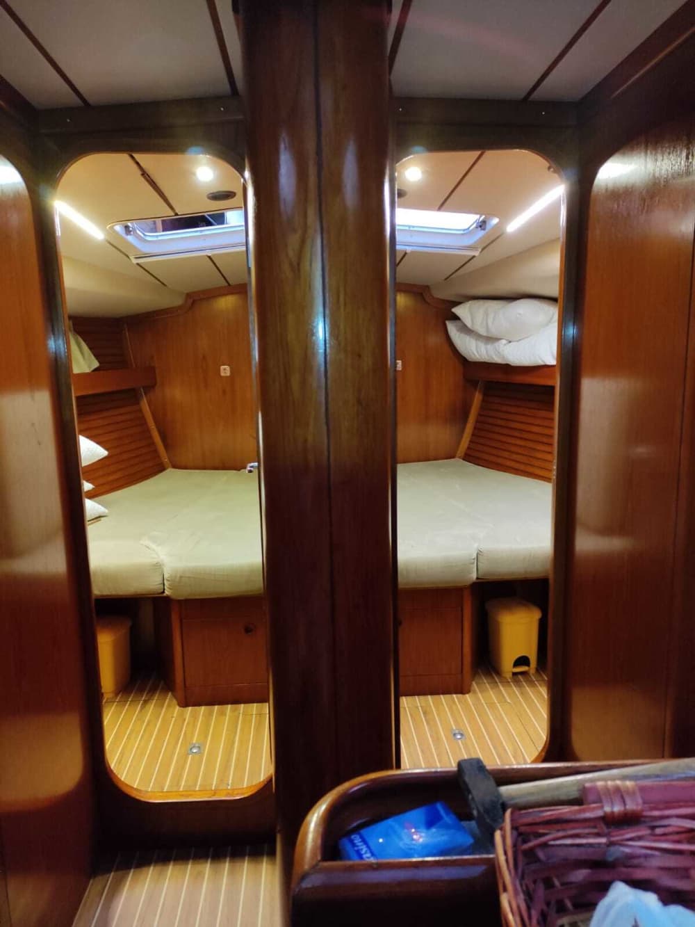 Scopri Viareggio con un'escursione in barca a vela di un'intera giornata.