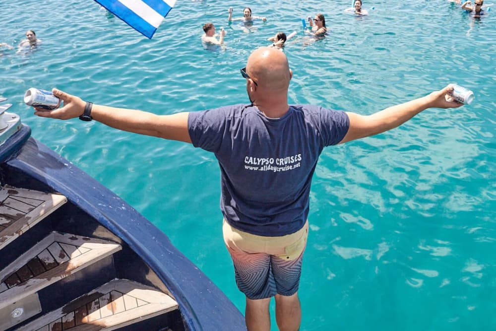 Απολαύστε μια ολοκληρωμένη ημερήσια περιπέτεια ιστιοπλοΐας με απόλυτη εμπειρία