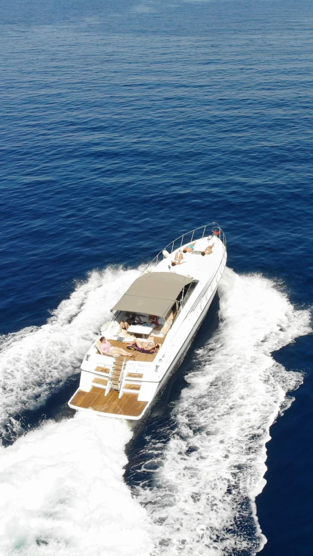 Enjoy 8h on a motorboat in Kefalonia